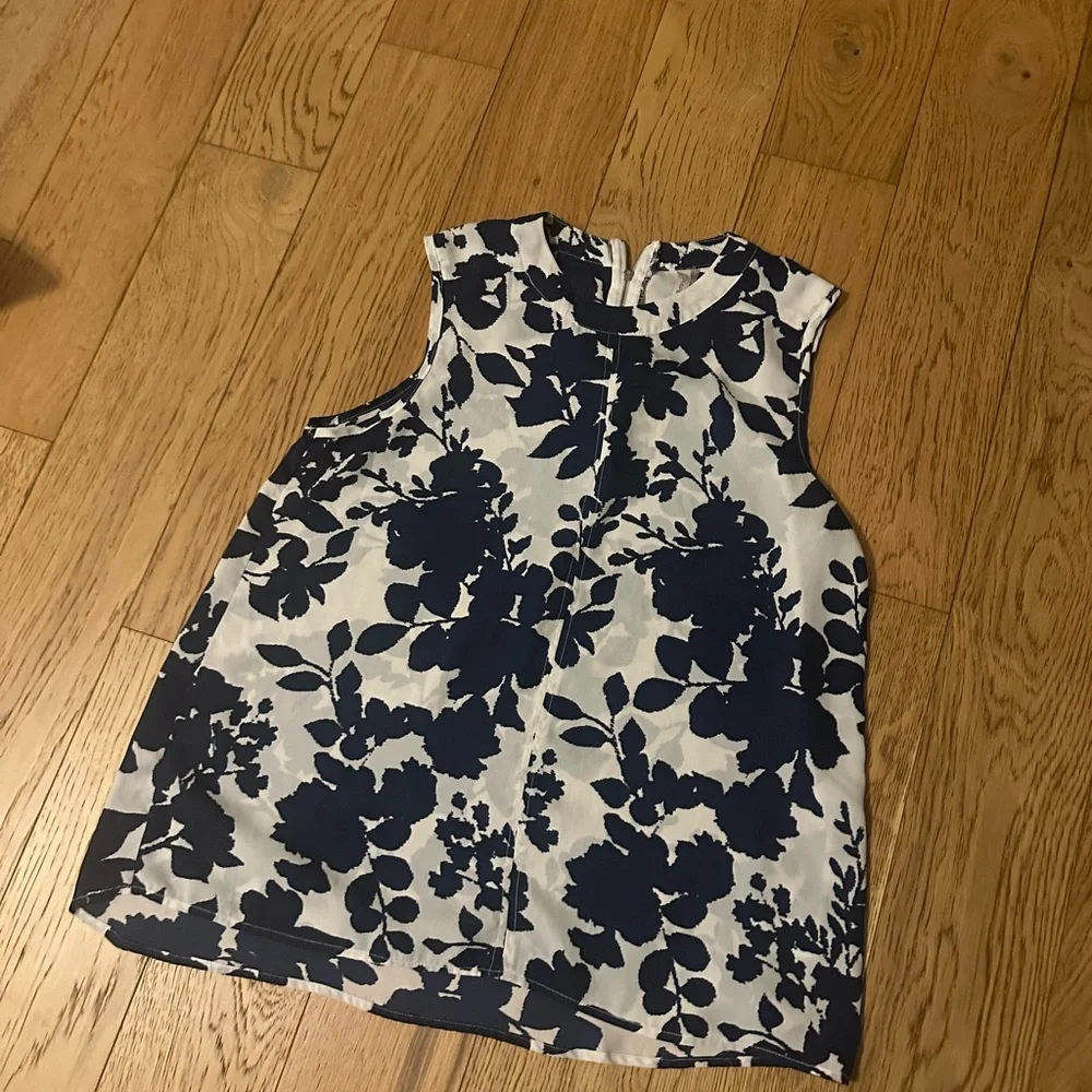 Anthro Paper Crane Sheer Floral Blouse | Navy & Cream Sleeveless Top - Picture 3 of 4